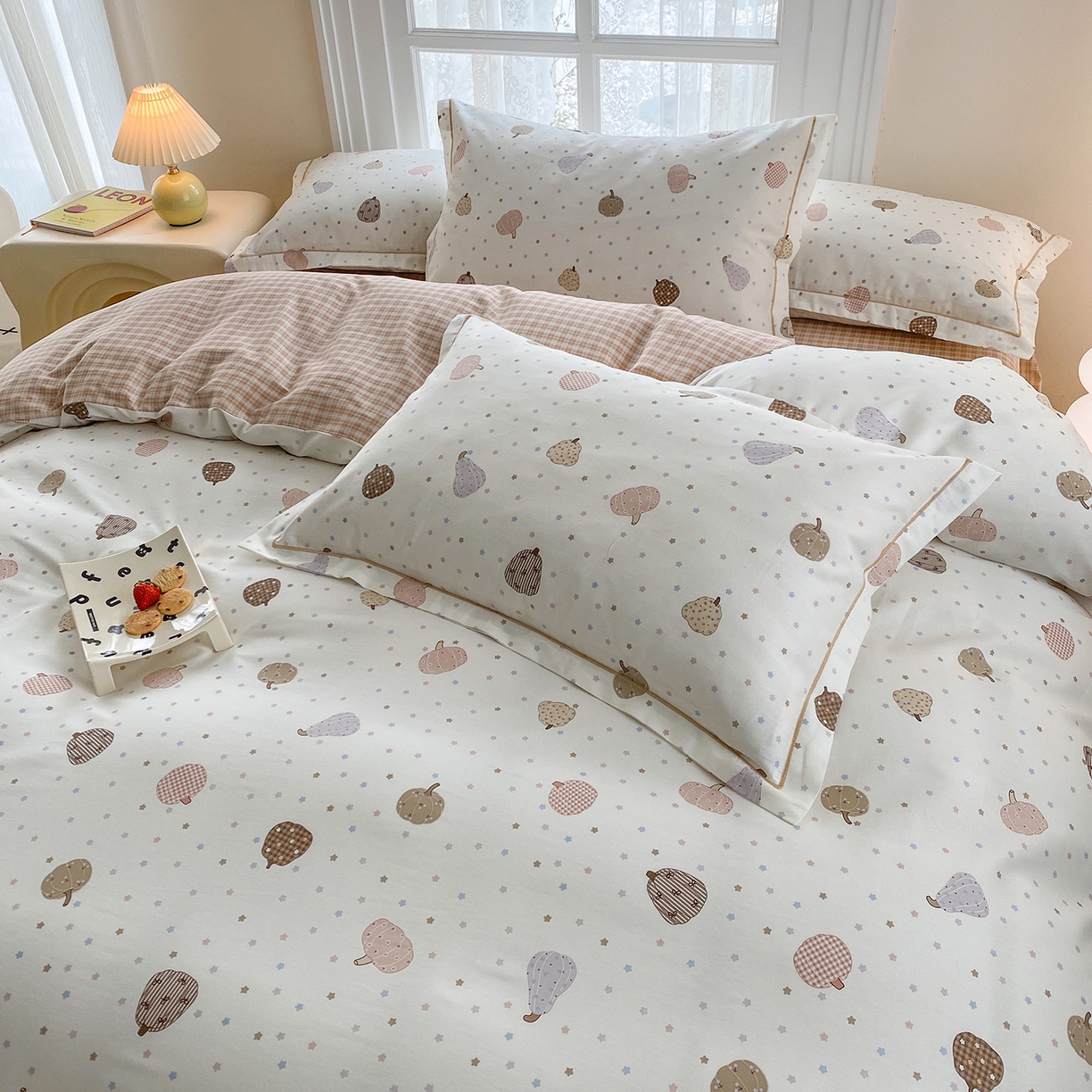 91家纺网 家纺一手货源 找家纺 钰锦铂2026新款直播爆款全棉四件套13070吊边床单一字绣印花纯棉三件套四件套 南瓜多多-米