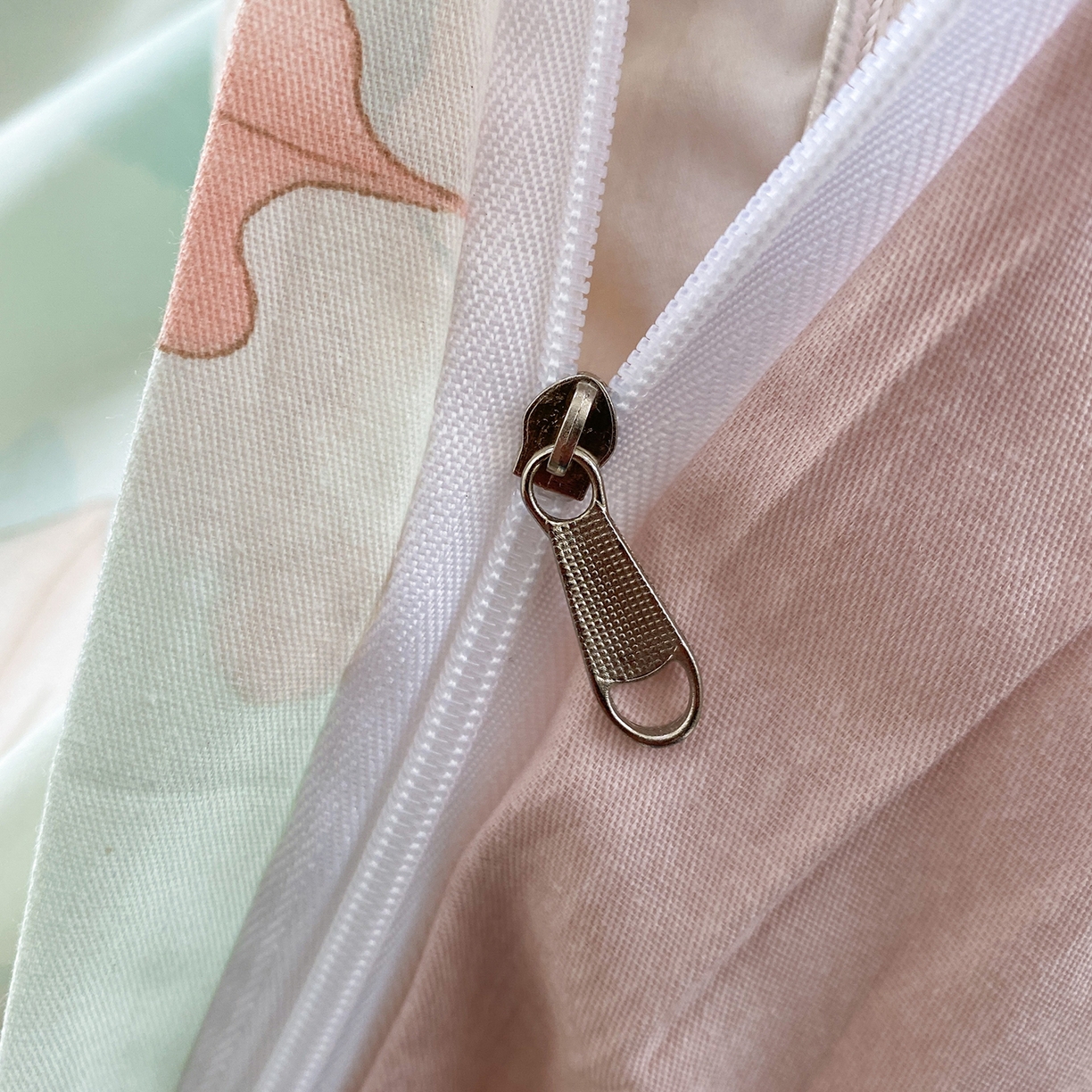 91家纺网 家纺一手货源 找家纺 钰锦铂2026新款直播爆款全棉四件套13070吊边床单一字绣印花纯棉三件套四件套 叶缦-蓝