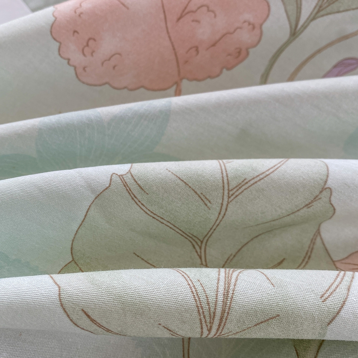 91家纺网 家纺一手货源 找家纺 钰锦铂2026新款直播爆款全棉四件套13070吊边床单一字绣印花纯棉三件套四件套 叶缦-蓝