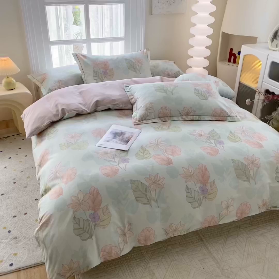 91家纺网 家纺一手货源 找家纺 钰锦铂2026新款直播爆款全棉四件套13070吊边床单一字绣印花纯棉三件套四件套 叶缦-蓝