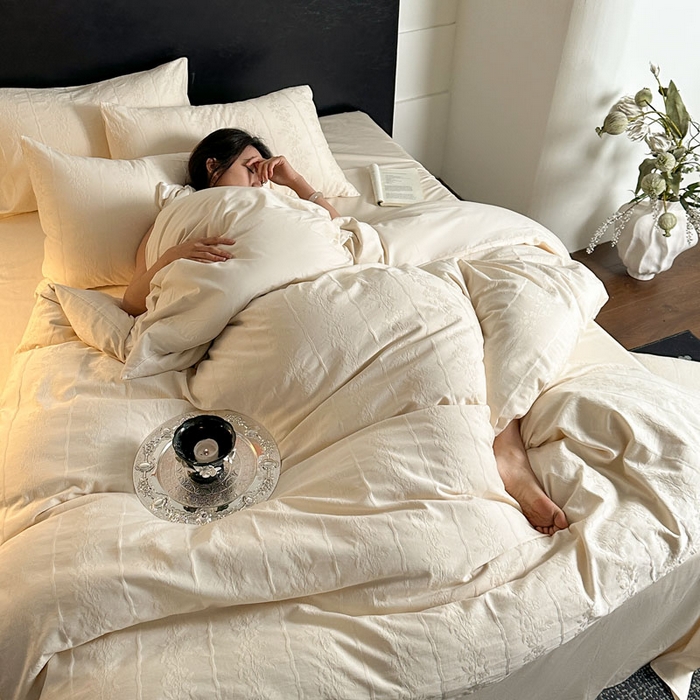 91家纺网 家纺一手货源 找家纺 佰亿莱 2026新款新疆长绒棉60支水洗提花四件套 米白锦纹