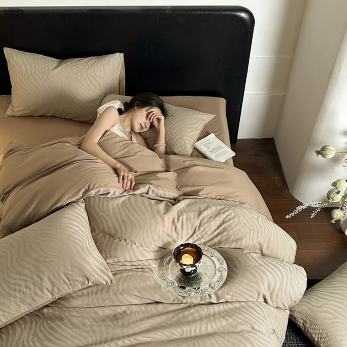 91家纺网 家纺一手货源 找家纺 佰亿莱 2026新款新疆长绒棉60支水洗提花四件套 棕纹