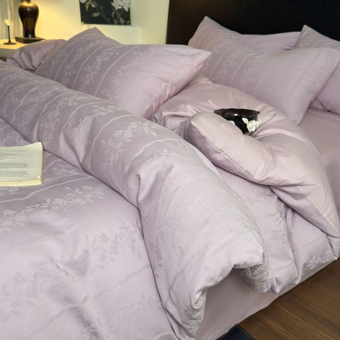 91家纺网 家纺一手货源 找家纺 佰亿莱 2026新款新疆长绒棉60支水洗提花四件套 紫韵条纹