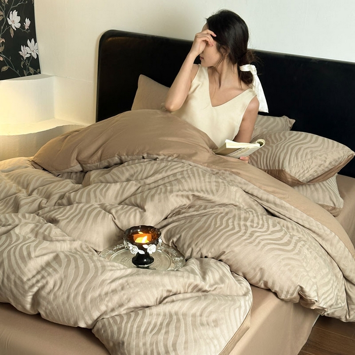 91家纺网 家纺一手货源 找家纺 佰亿莱 2026新款新疆长绒棉60支水洗提花四件套 棕纹