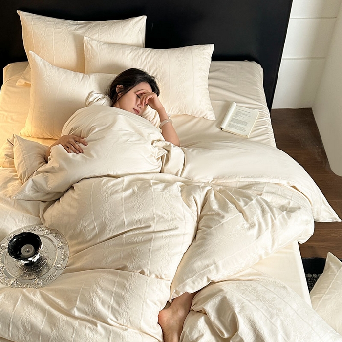 91家纺网 家纺一手货源 找家纺 佰亿莱 2026新款新疆长绒棉60支水洗提花四件套 米白锦纹