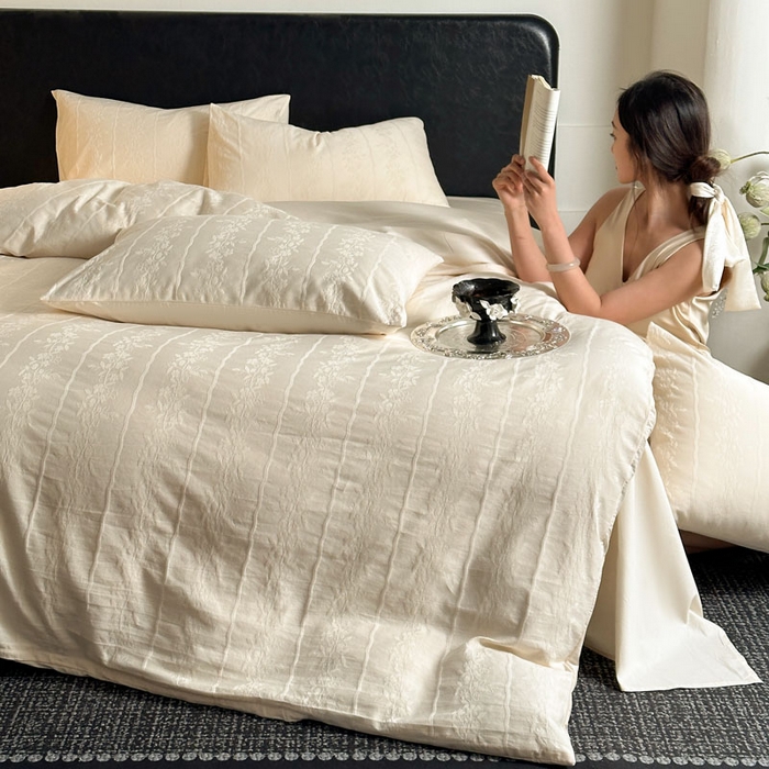 91家纺网 家纺一手货源 找家纺 佰亿莱 2026新款新疆长绒棉60支水洗提花四件套 米白锦纹