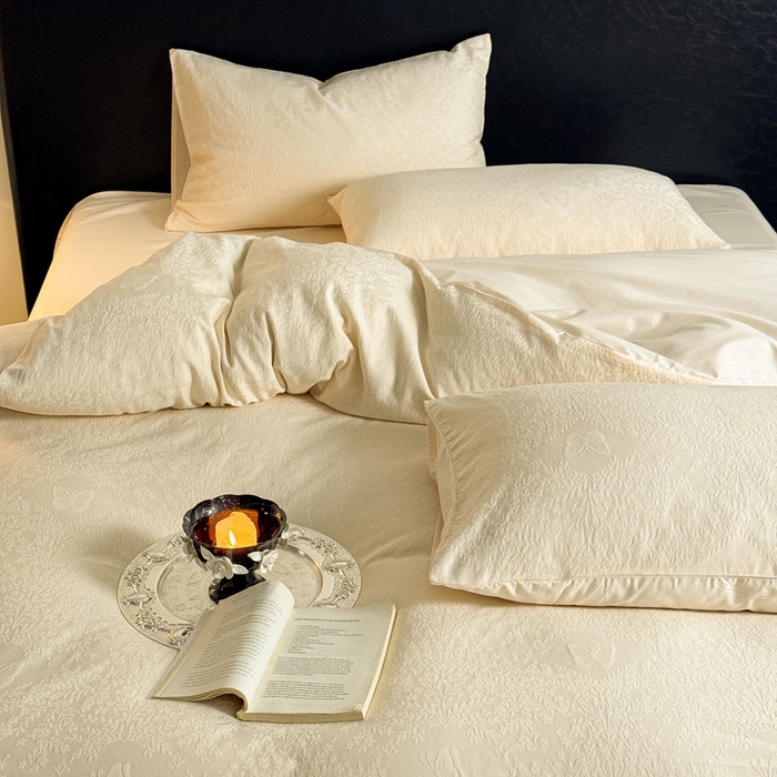 91家纺网 家纺一手货源 找家纺 佰亿莱 2026新款新疆长绒棉60支水洗提花四件套 奶白流云