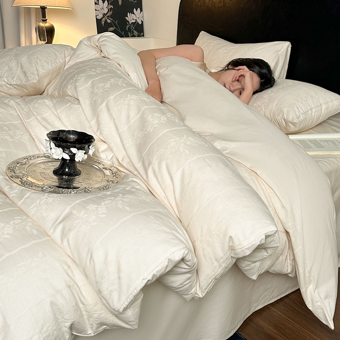 91家纺网 家纺一手货源 找家纺 佰亿莱 2026新款新疆长绒棉60支水洗提花四件套 米白锦纹