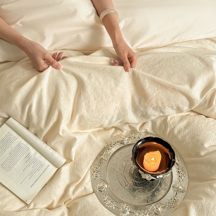 91家纺网 家纺一手货源 找家纺 佰亿莱 2026新款新疆长绒棉60支水洗提花四件套 奶白流云