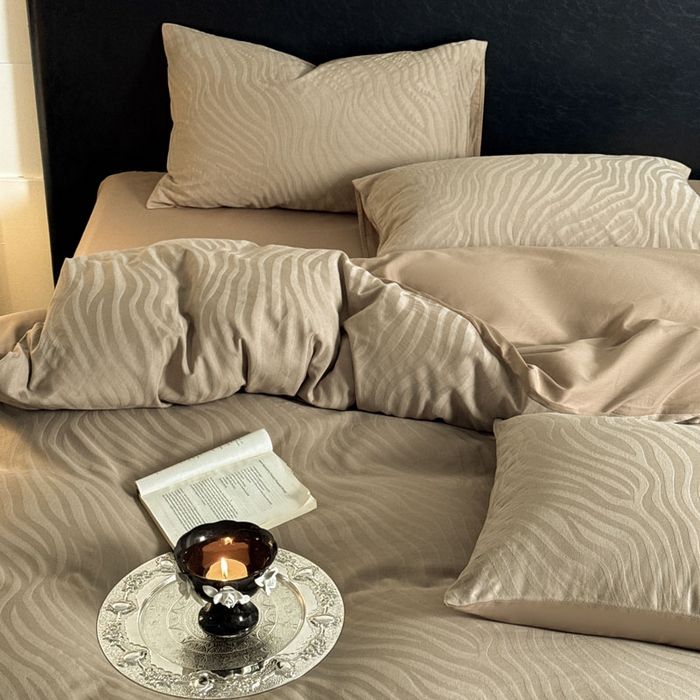 91家纺网 家纺一手货源 找家纺 佰亿莱 2026新款新疆长绒棉60支水洗提花四件套 棕纹