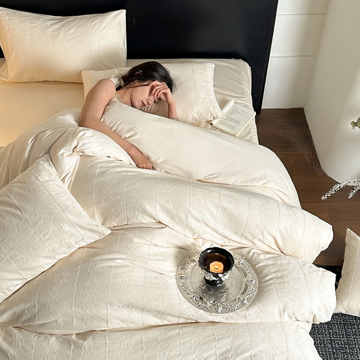 91家纺网 家纺一手货源 找家纺 佰亿莱 2026新款新疆长绒棉60支水洗提花四件套 米白锦纹