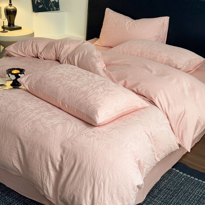 91家纺网 家纺一手货源 找家纺 佰亿莱 2026新款新疆长绒棉60支水洗提花四件套 粉黛