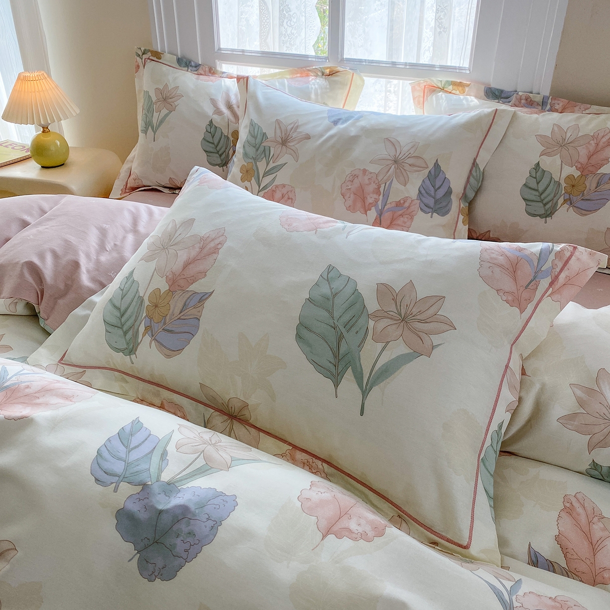 91家纺网 家纺一手货源 找家纺 钰锦铂2026新款直播爆款全棉四件套13070吊边床单一字绣印花纯棉三件套四件套 叶缦-米