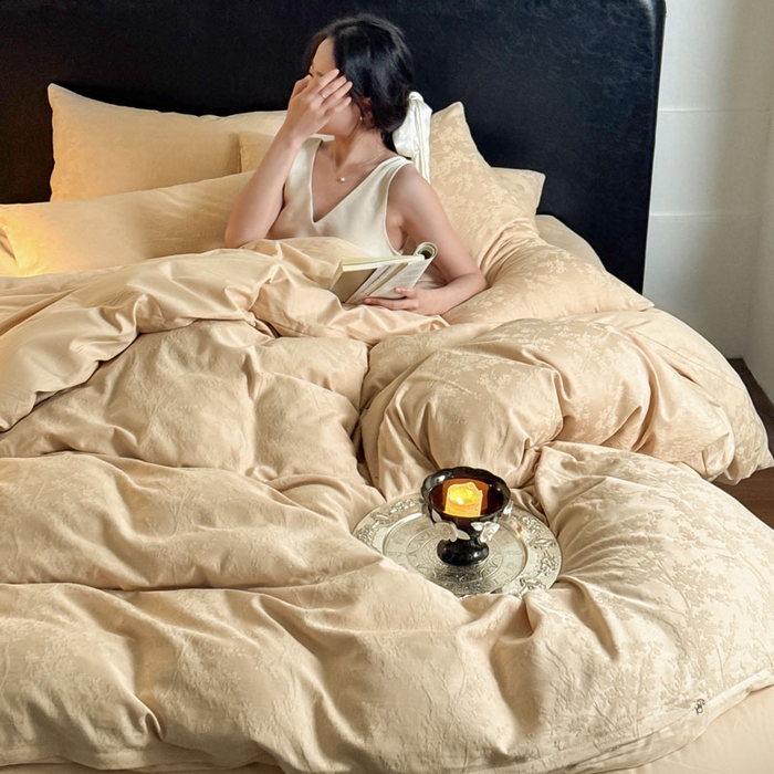 91家纺网 家纺一手货源 找家纺 佰亿莱 2026新款新疆长绒棉60支水洗提花四件套 浅杏清欢