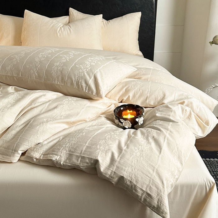 91家纺网 家纺一手货源 找家纺 佰亿莱 2026新款新疆长绒棉60支水洗提花四件套 米白锦纹