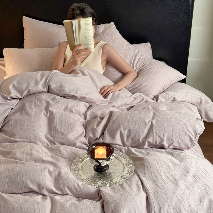 91家纺网 家纺一手货源 找家纺 佰亿莱 2026新款新疆长绒棉60支水洗提花四件套 蝶影粉