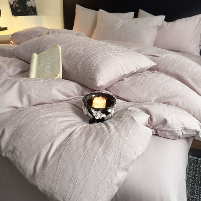 91家纺网 家纺一手货源 找家纺 佰亿莱 2026新款新疆长绒棉60支水洗提花四件套 蝶影粉