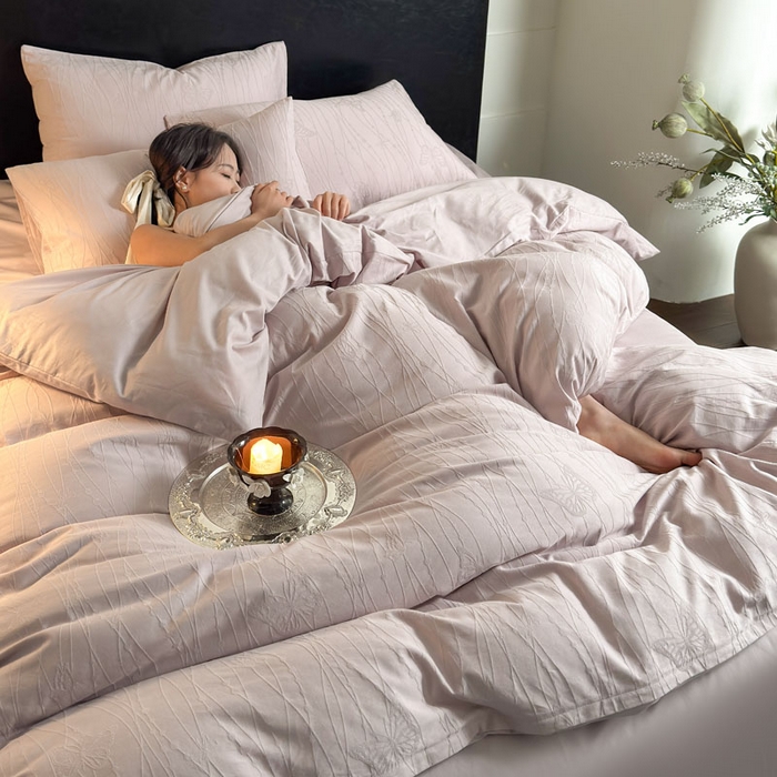 91家纺网 家纺一手货源 找家纺 佰亿莱 2026新款新疆长绒棉60支水洗提花四件套 蝶影粉