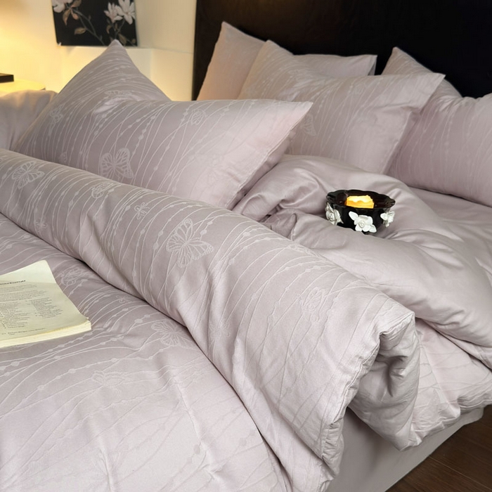 91家纺网 家纺一手货源 找家纺 佰亿莱 2026新款新疆长绒棉60支水洗提花四件套 蝶影粉