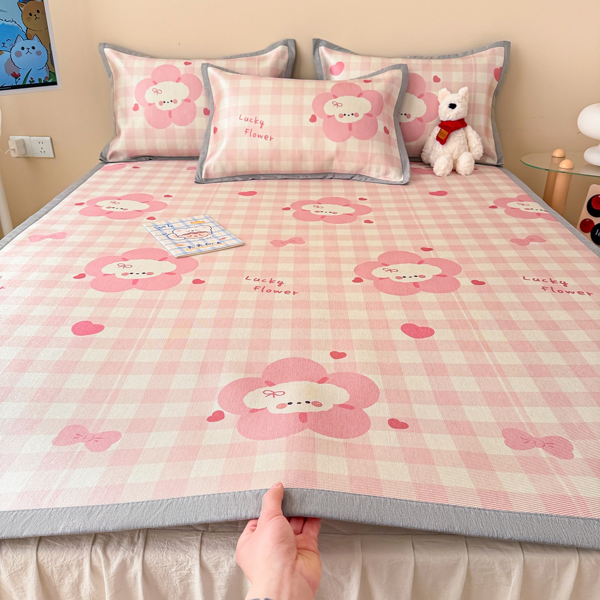 91家纺网 家纺一手货源 找家纺 懒猫家纺 2026新款250D数码印花宽边圆网冰丝凉席 花开狗狗