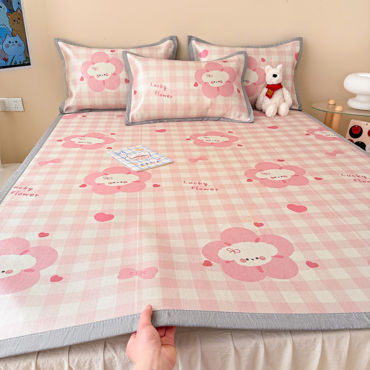 91家纺网 家纺一手货源 找家纺 懒猫家纺 2026新款250D数码印花宽边圆网冰丝凉席 花开狗狗