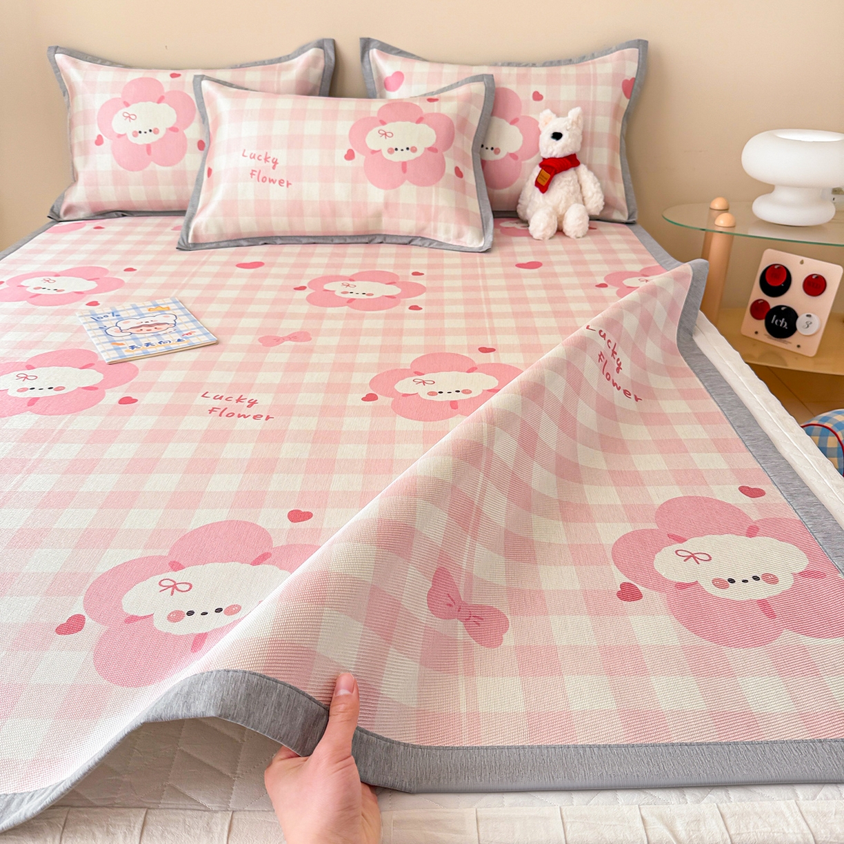 91家纺网 家纺一手货源 找家纺 懒猫家纺 2026新款250D数码印花宽边圆网冰丝凉席 花开狗狗