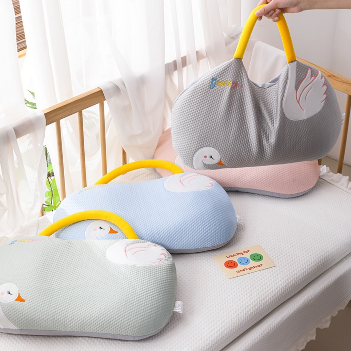 91家纺网 家纺一手货源 找家纺 （总）仁宇枕业 2026新款婴幼儿夏季冰豆豆凉豆豆儿童白天鹅系列荞麦枕头枕芯