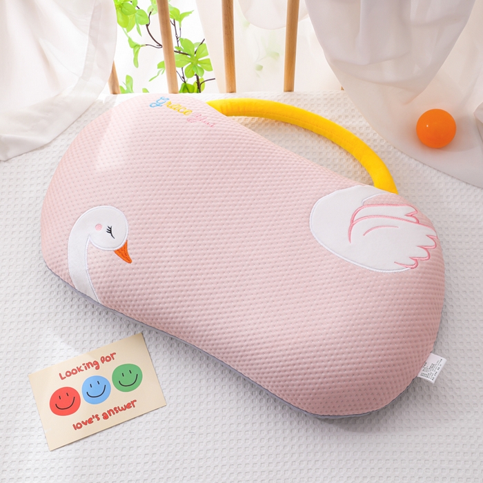 91家纺网 家纺一手货源 找家纺 （总）仁宇枕业 2026新款婴幼儿夏季冰豆豆凉豆豆儿童白天鹅系列荞麦枕头枕芯