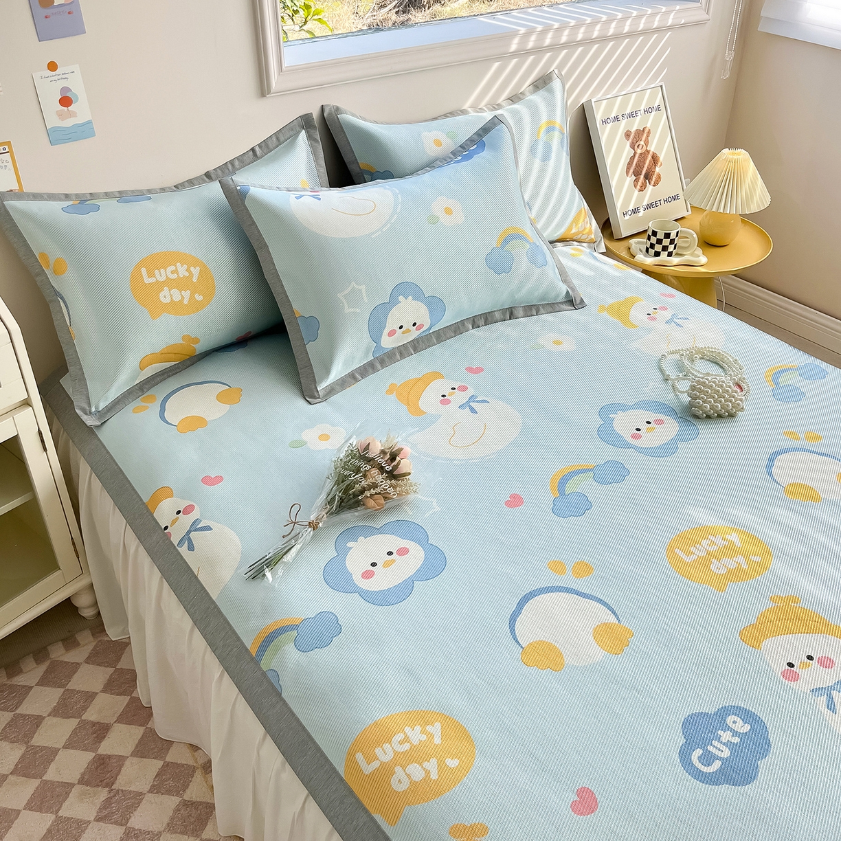 91家纺网 家纺一手货源 找家纺 懒猫家纺 2026新款250D数码印花宽边圆网冰丝凉席 可爱鸭