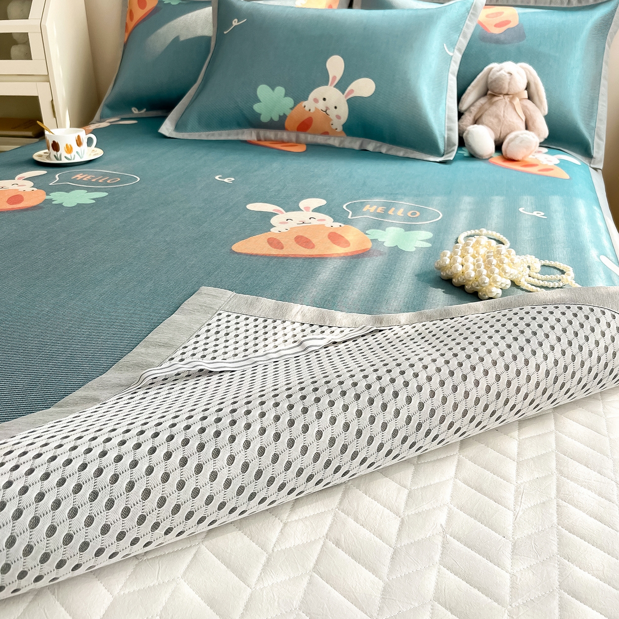 91家纺网 家纺一手货源 找家纺 懒猫家纺 2026新款250D数码印花宽边圆网冰丝凉席 萝卜兔