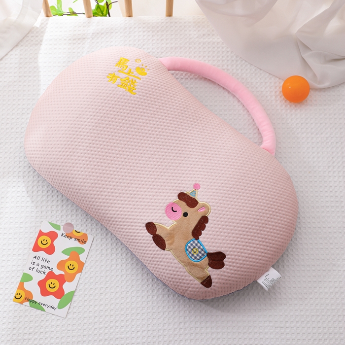 91家纺网 家纺一手货源 找家纺 （总）仁宇枕业 2026新款夏季儿童款马上有钱系列冰豆豆凉豆豆荞麦枕头枕芯