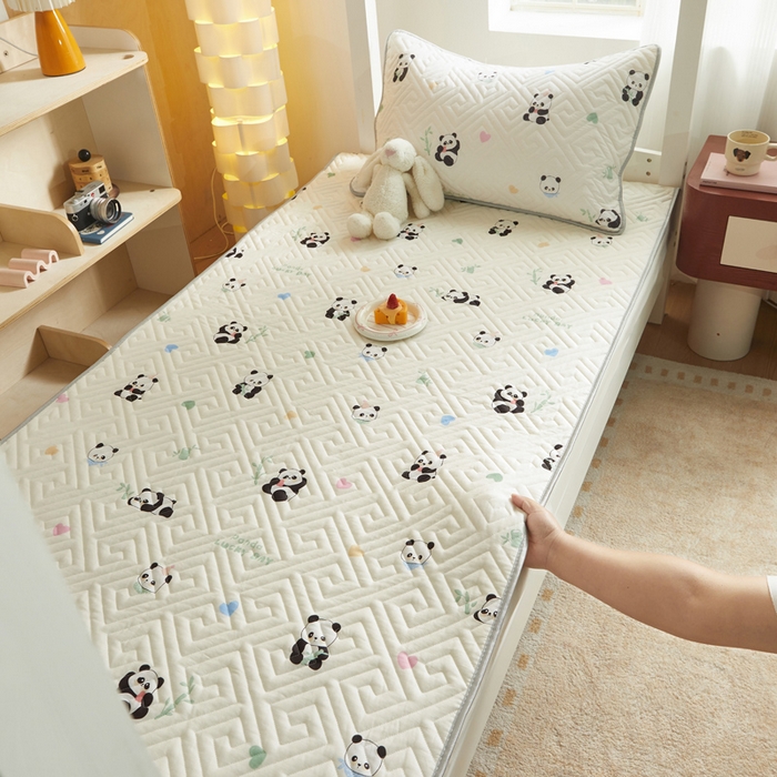 91家纺网 家纺一手货源 找家纺 舒居家纺 2026新款学生床全棉软床垫床盖 熊猫彩绘