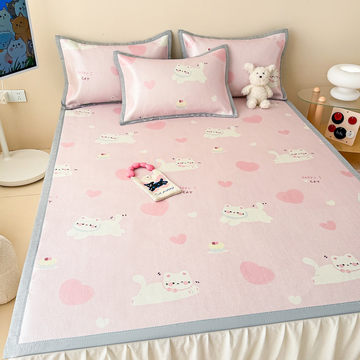 91家纺网 家纺一手货源 找家纺 懒猫家纺 2026新款250D数码印花宽边圆网冰丝凉席 慕斯小猫