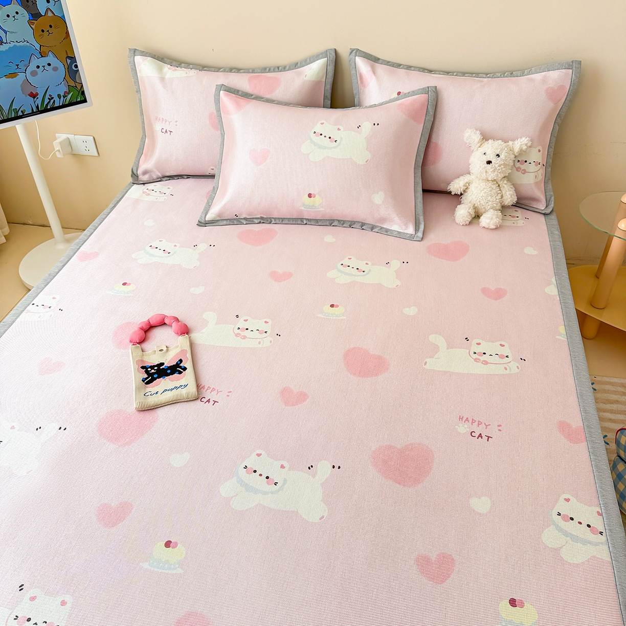 91家纺网 家纺一手货源 找家纺 懒猫家纺 2026新款250D数码印花宽边圆网冰丝凉席 慕斯小猫