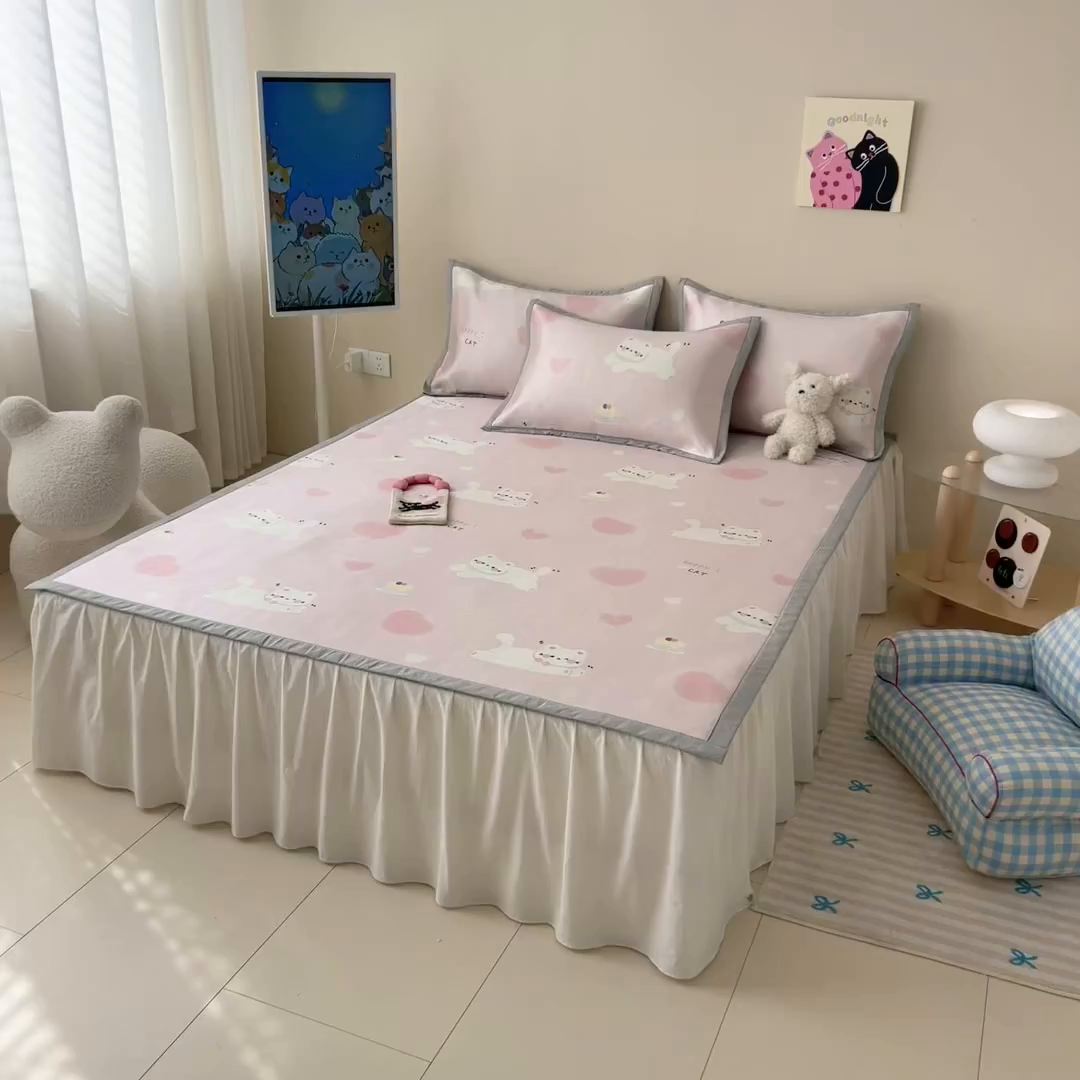 91家纺网 家纺一手货源 找家纺 懒猫家纺 2026新款250D数码印花宽边圆网冰丝凉席 慕斯小猫