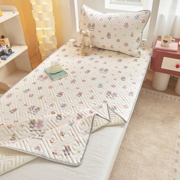 91家纺网 家纺一手货源 找家纺 舒居家纺 2026新款学生床全棉软床垫床盖 糕点熊