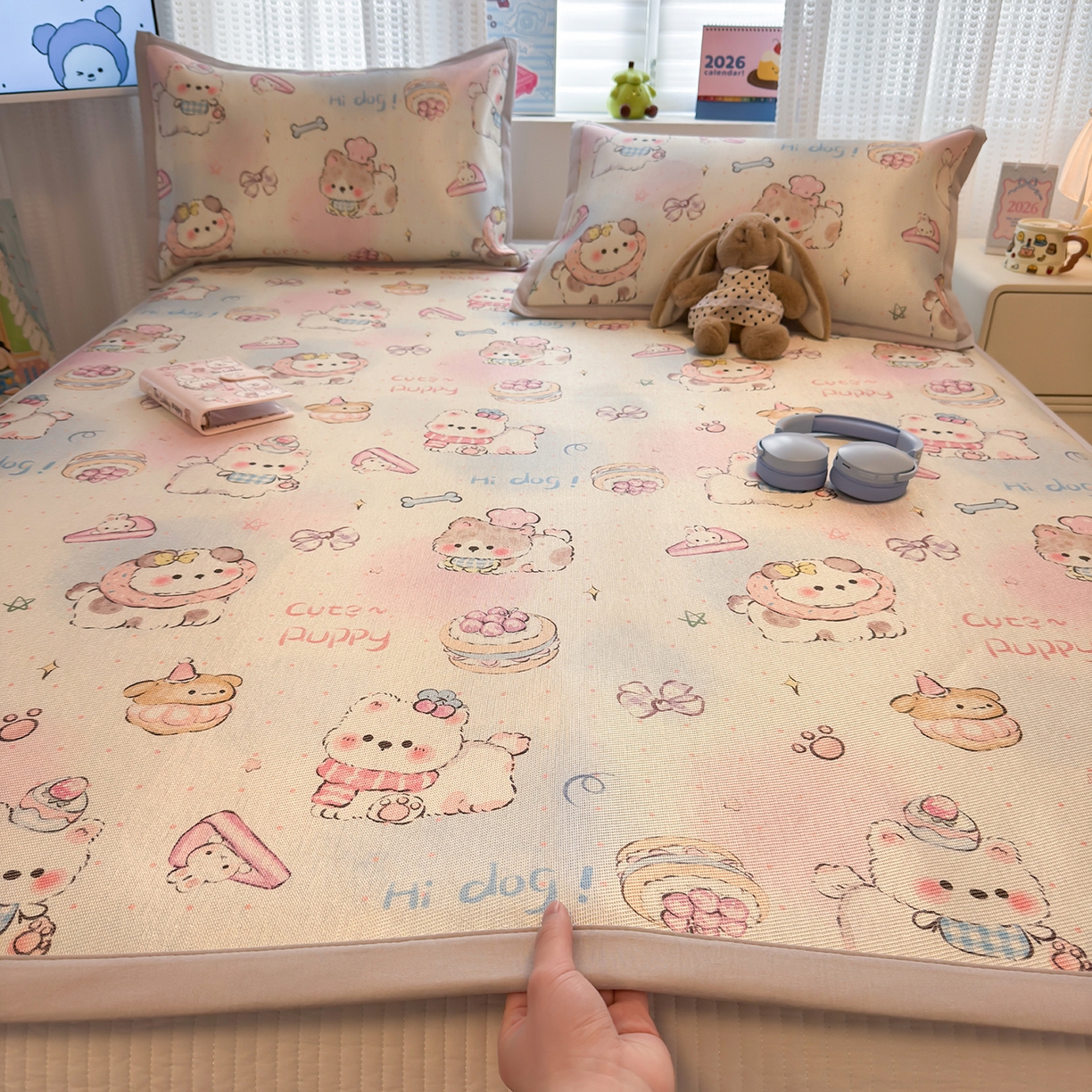 91家纺网 家纺一手货源 找家纺 懒猫家纺 2026新款250D数码印花宽边圆网冰丝凉席 奶芙小狗