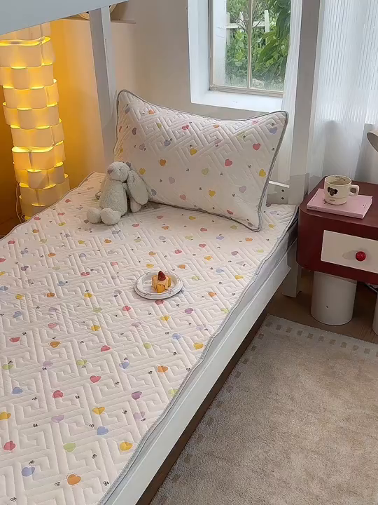 91家纺网 家纺一手货源 找家纺 舒居家纺 2026新款学生床全棉软床垫床盖 萌萌心语