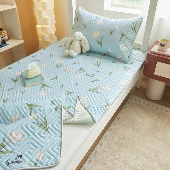 91家纺网 家纺一手货源 找家纺 舒居家纺 2026新款学生床全棉软床垫床盖 百合兔草绿