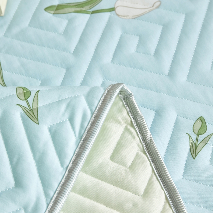 91家纺网 家纺一手货源 找家纺 舒居家纺 2026新款学生床全棉软床垫床盖 百合兔草绿