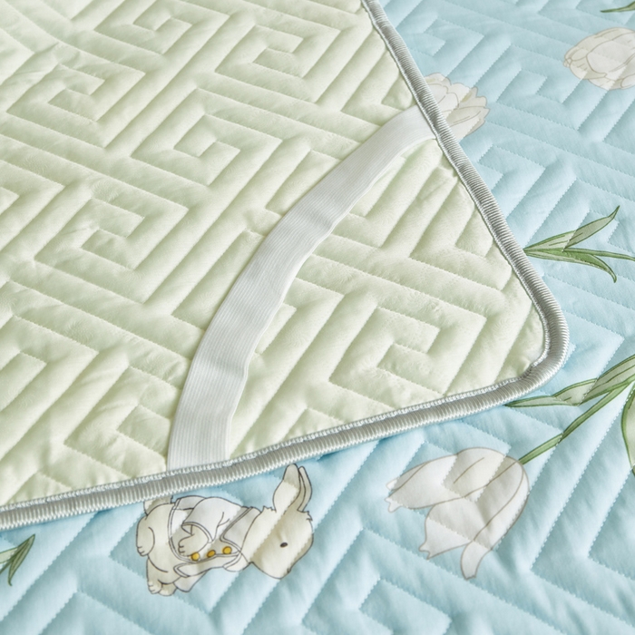 91家纺网 家纺一手货源 找家纺 舒居家纺 2026新款学生床全棉软床垫床盖 百合兔草绿