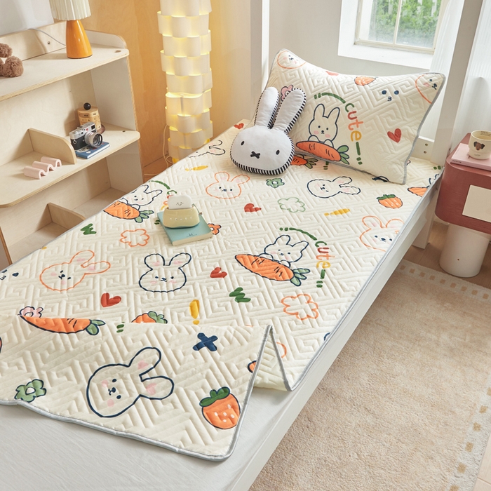 91家纺网 家纺一手货源 找家纺 舒居家纺 2026新款学生床全棉软床垫床盖 飞天萝卜