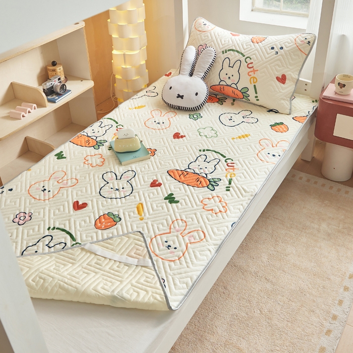 91家纺网 家纺一手货源 找家纺 舒居家纺 2026新款学生床全棉软床垫床盖 飞天萝卜