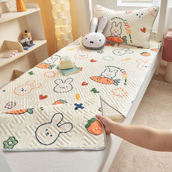 91家纺网 家纺一手货源 找家纺 舒居家纺 2026新款学生床全棉软床垫床盖 飞天萝卜