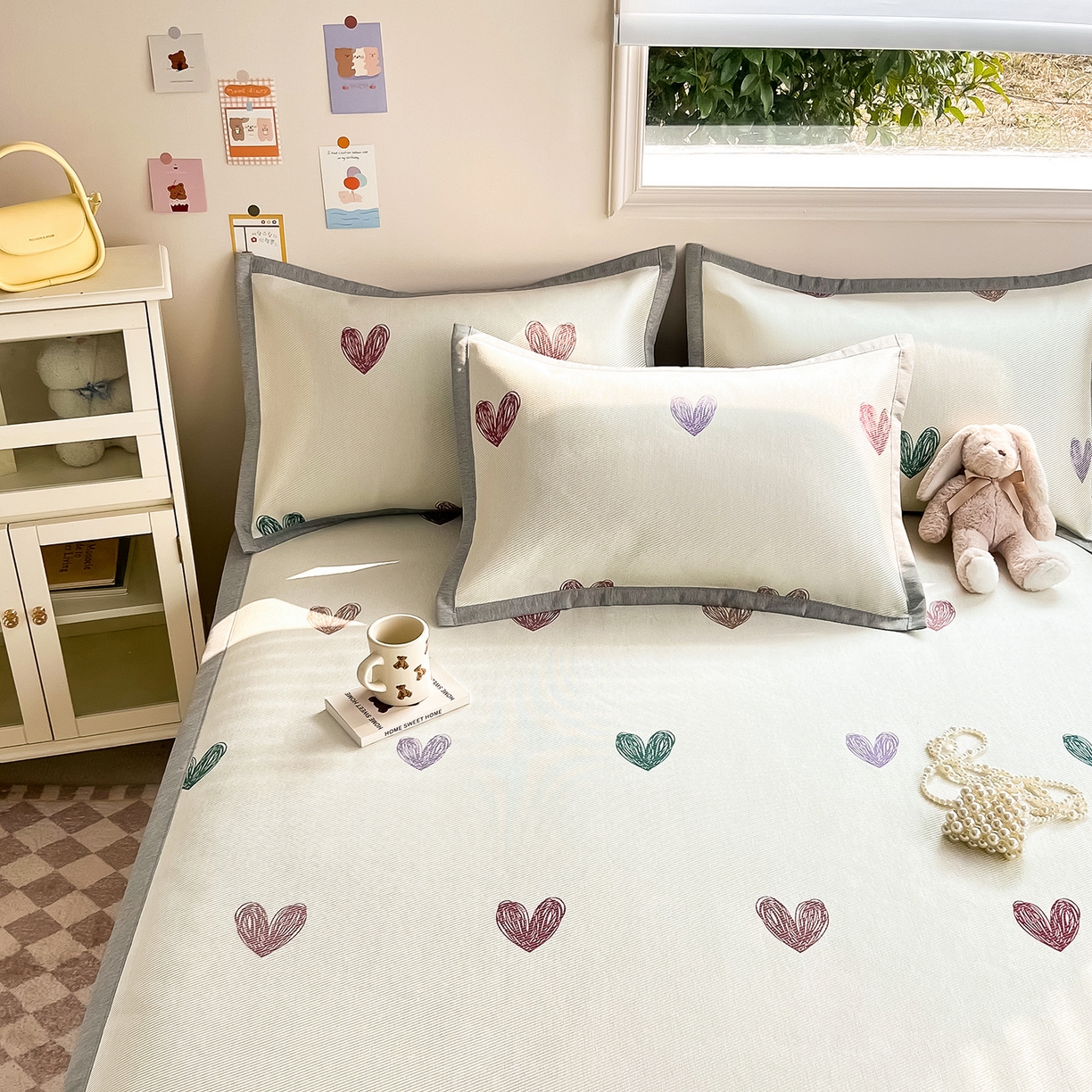 91家纺网 家纺一手货源 找家纺 懒猫家纺 2026新款250D数码印花宽边圆网冰丝凉席 手绘爱心