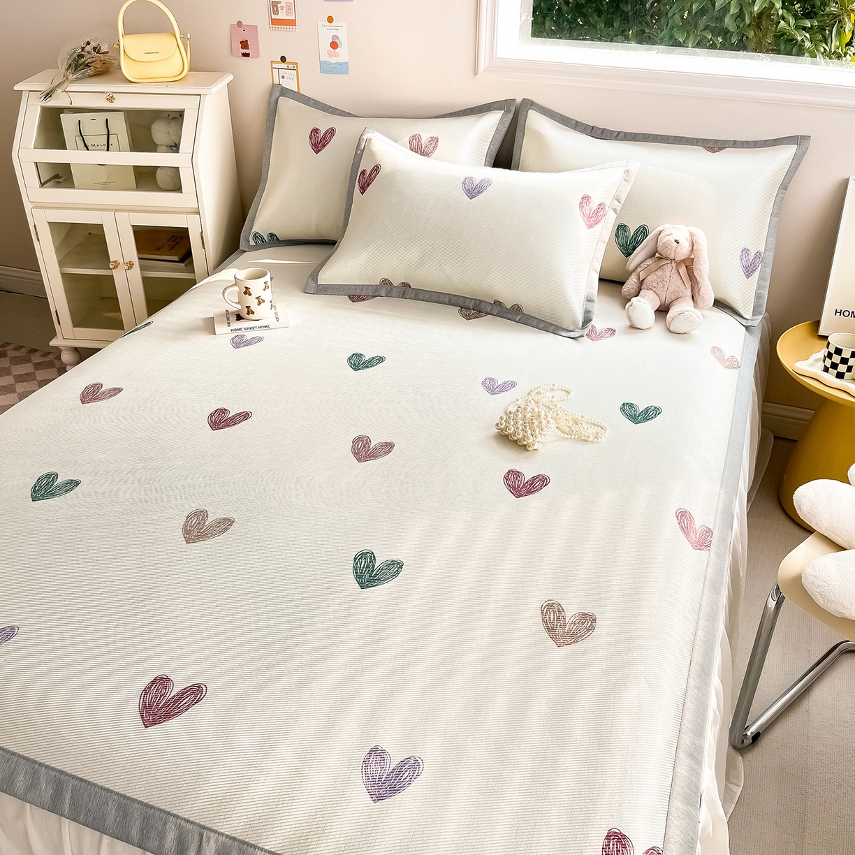 91家纺网 家纺一手货源 找家纺 懒猫家纺 2026新款250D数码印花宽边圆网冰丝凉席 手绘爱心