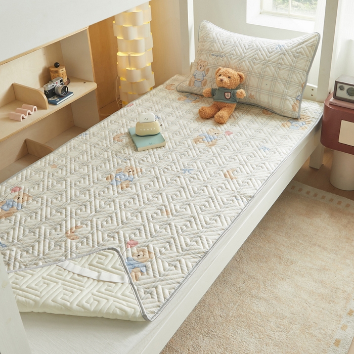 91家纺网 家纺一手货源 找家纺 舒居家纺 2026新款学生床全棉软床垫床盖 浮云初梦