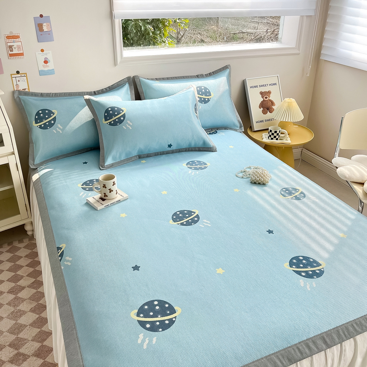 91家纺网 家纺一手货源 找家纺 懒猫家纺 2026新款250D数码印花宽边圆网冰丝凉席 探索星球