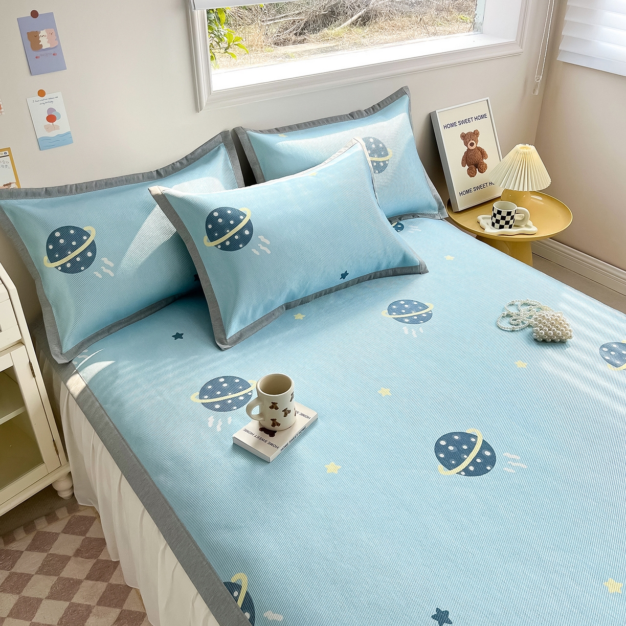 91家纺网 家纺一手货源 找家纺 懒猫家纺 2026新款250D数码印花宽边圆网冰丝凉席 探索星球