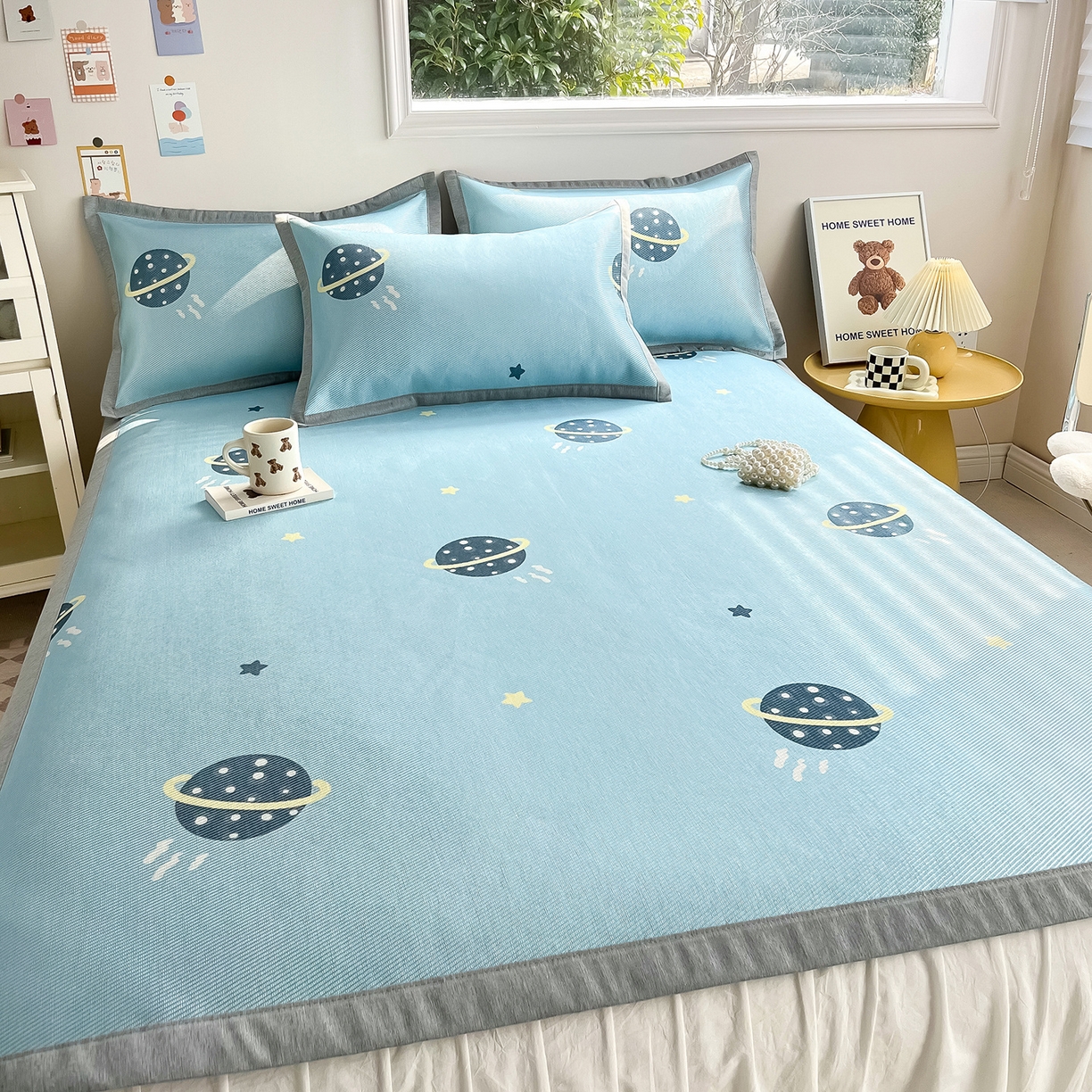 91家纺网 家纺一手货源 找家纺 懒猫家纺 2026新款250D数码印花宽边圆网冰丝凉席 探索星球